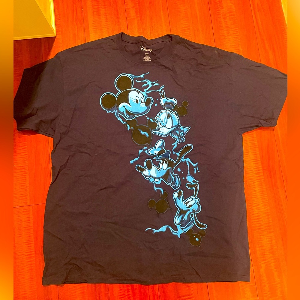 Disney shirt of Mickey, Donald Duck, Goofy and Pluto Mens XL